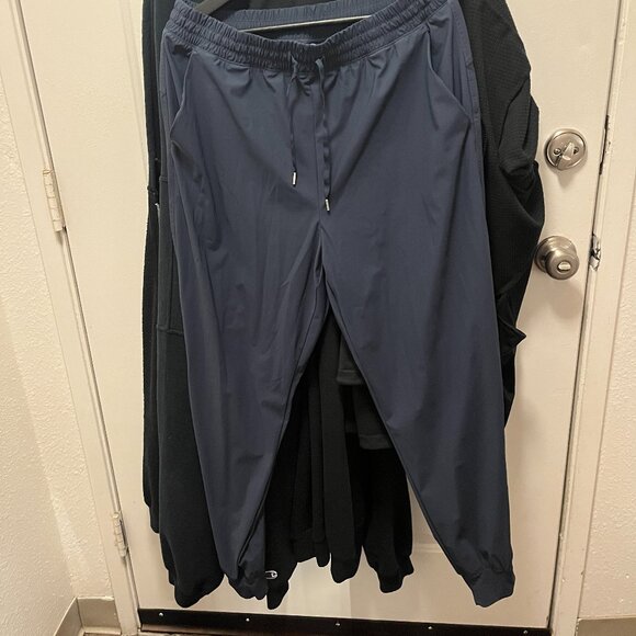 Old Navy High-Waisted SleekTech Joggers - Picture 3 of 5